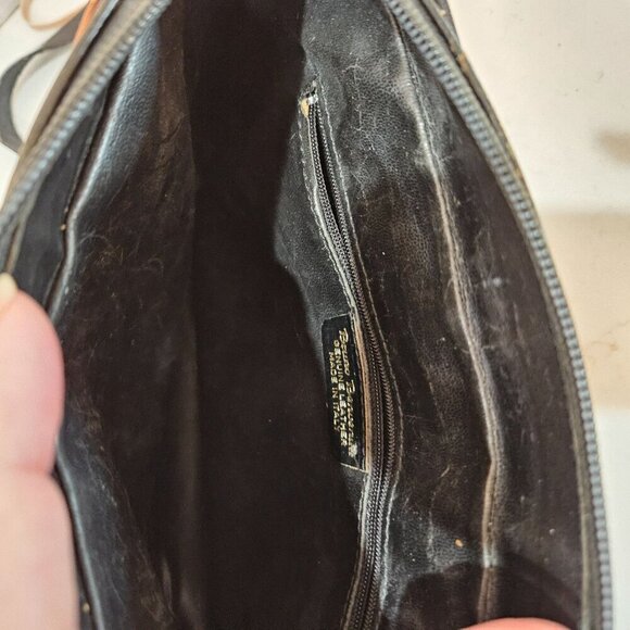 Vintage Bruno Benvenuti Italian Leather Crossbody Bag With Embossed Design - Picture 5 of 15